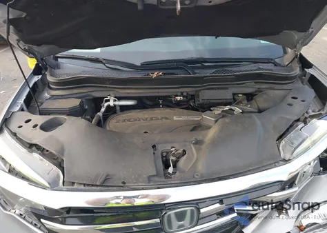 2016 Honda Pilot Touring z USA, uszkodzony, nr VIN 5FNYF6H98GB077900